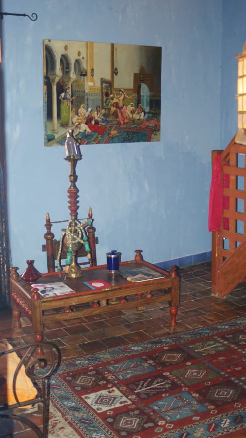 table basse. Caravanserail à Samarcande. Chambres. Hôtel Particulier de Digoine. Chambres d'hôtes et gite. Bourg-Saint-Andéol. Ardèche.