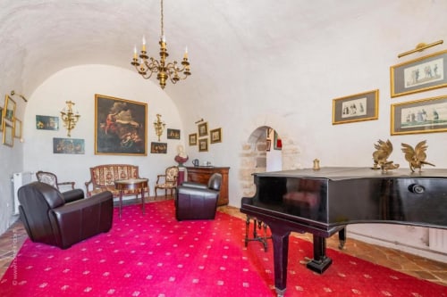 chambre capucine - salon- piano - familiale - château de denonville 