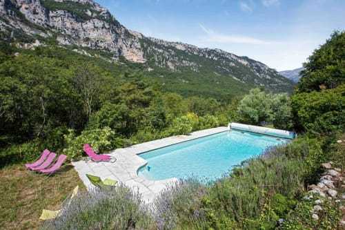 Piscine. La Cascade. Nature. Chambres d'hôtes et Location de Villa. Courmes. Alpes-Maritimes.