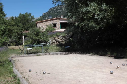 terrain de pétanque. La Cascade. Gorges du Loup Courmes. Alpes-Maritimes. 06