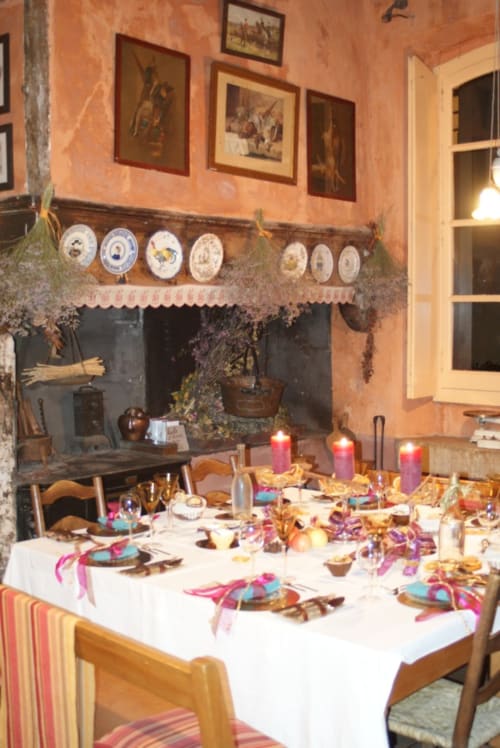 Table d'hôtes. Hôtel Particulier de Digoine. Chambres d'hôtes et gite. Bourg-Saint-Andéol. Ardèche.