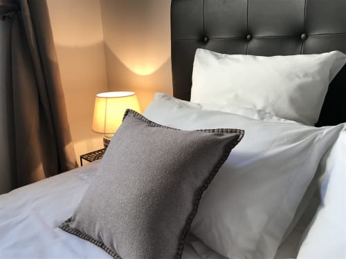 lit double - coussins - chambre - maison d'hôtes- calenzana 