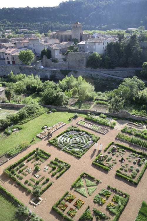 Abbey of Lagrasse. Domaine de Montlaur. Charming gites. Cathar country. Marianne Niermans.