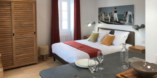 chambre double. Studio Saint Louis. Centre Ville. Location d'appartements de tourisme. Appartements. La Rochelle.