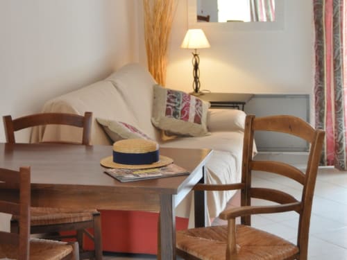 mas de la lause - mont ventoux - canapé - table - suite Mistral