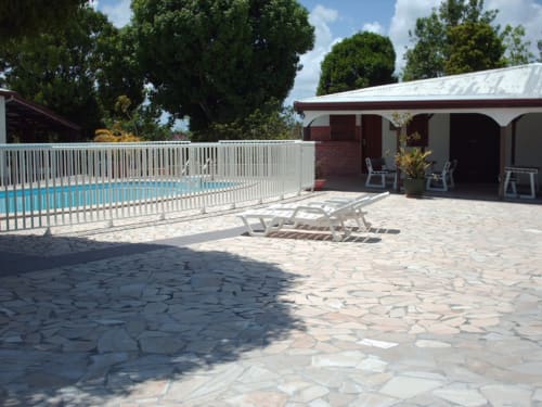 Résidence Les Terrasses de Boisvin. Les Abymes. Les Gîtes de l'Union. Locations d'appartements et chambres. Guadeloupe.