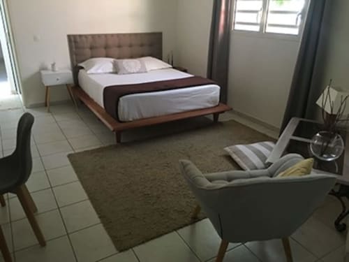 Lit double. Grenadine. Locastudio. Locations Appartements. Guadeloupe. 