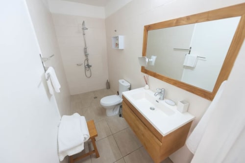 Salle de bain. Carambole. Locastudio. Locations Appartements. Guadeloupe.