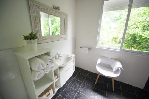 Salle de bain. Papaye. Locastudio. Locations Appartements. Guadeloupe.