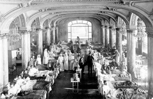 Photo noir et blanc. Hôpital. Domaine de Montlaur. Gîtes de Charme. Jardins et piscines privatifs. 4 épis gîtes de France. Pays Cathare. Val De Dagne Montlaur.