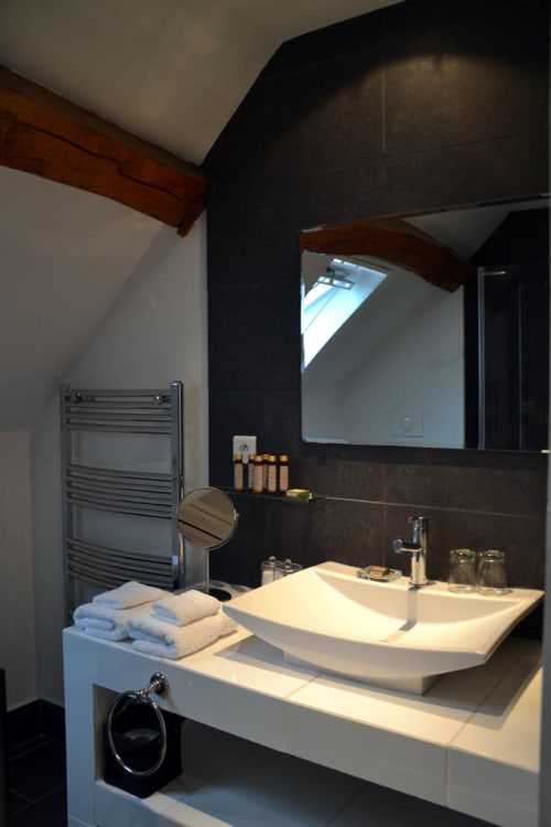 Salle de bain. Chambre Rabelais. Le Clos Sainte-Marie. Chambres d'hôtes. Mesland. Blois et Amboise.
