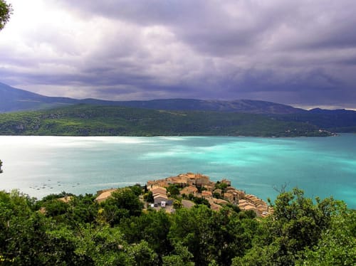 les gorges du verdon en Provence - séjourner à digne-les-bains- location d'appartement dans le sud - grimaud