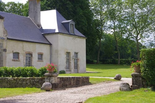 Jardin. Château de Vaux. Gîte de charme. Gesnes le Gandelin. Sarthe. 200 km de Paris.