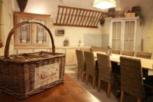 le mas des arômes table d'hôtes sous la grange