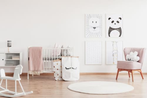 Baby. Baby bed. Baby kit rental. Stroller. Baby carrier. Chamonix. Concierge Chamonix. Conciergerie Gypaete. Property rental.
