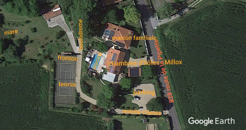Luftaufnahme der Domäne Millox. Domaine de Millox. Bed and breakfast. Baskenland. Landes.
