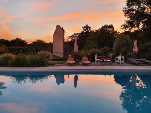 Coucher de soleil sur la piscine. Domaine de Millox. Chambres d'hôtes. Pays Basque. Landes.