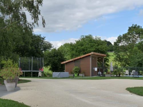 puy-du-fou-proche-logis de la Bénétière-espace loisirs-piscine chauffée-trampoline