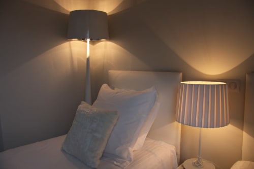 White and pure single bed