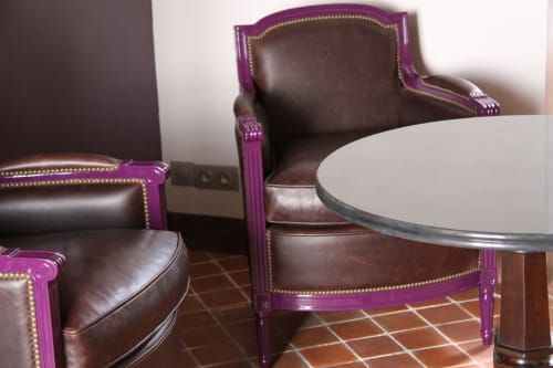 Salon avec fauteuils en cuir