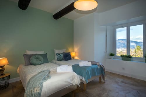 chambre en location à digne-les-bains - séjourner en Provence - location d'appartement dans le sud - grimaud