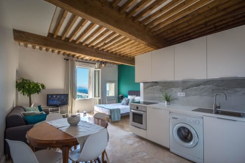 terrasse avec vue sur la vallée - sud - digne-les-bains en Provence - vacances et séjour - location d'appartement - chambre - studio