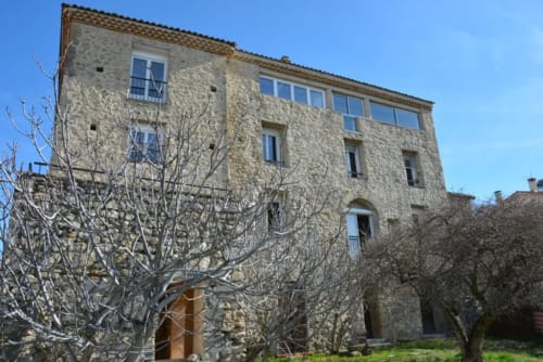 terrasse avec vue sur la vallée - sud - digne-les-bains en Provence - vacances et séjour - location d'appartement - château