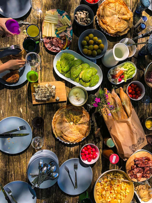 Meal. Refuge out of the city. Gîtes. Pyrenees. Ossau valley.