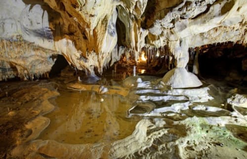 Les grottes de Thouzon-gite-le-mas-des-aromes