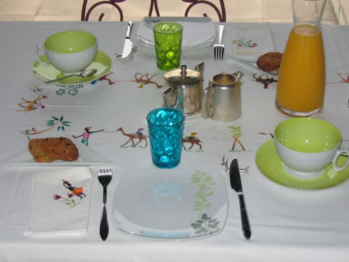 Host table. Domaine de Millox. Bed and Breakfast. Basque Country. Landes.