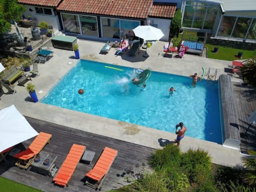 La piscine. Domaine de Millox. Chambres d'hôtes. Pays Basque. Landes.