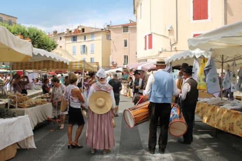 Marché d'Apt, Vaucluse-Provence-Le Mas des Arômes