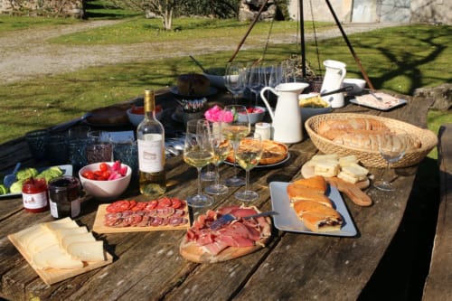 Outdoor table. Refuge out of the city. Gîtes. Pyrenees. Ossau valley.