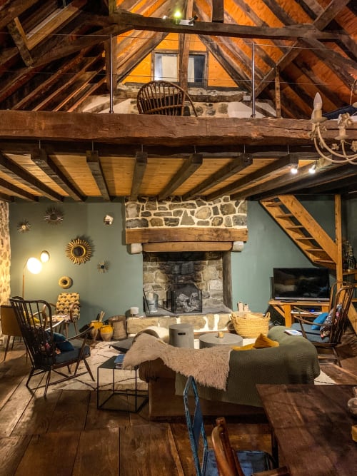 Living. Refuge out of the city. Gîtes. Pyrenees. Ossau valley.