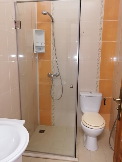Yasmine 2 bathroom