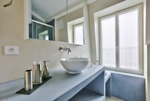 Simple bathroom 