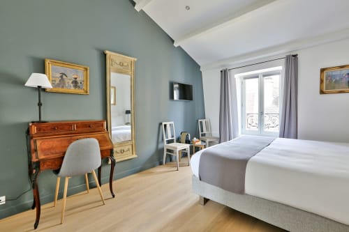 Period and modern room 