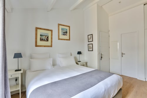 Large refined room 
