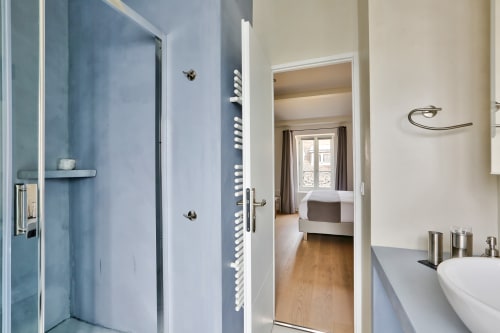 Suite in guests house 