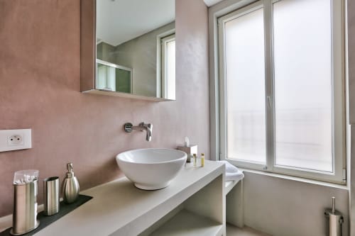 Luminous Parisian shower room 