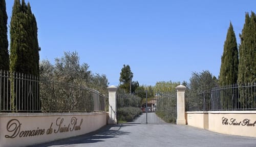 Domaine-de-Saint-Paul-Châteauneuf-du-Pape-Le Mas des Arômes-Gite
