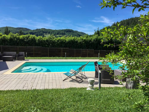 Grand jardin avec piscine - d'un jour à l'autre