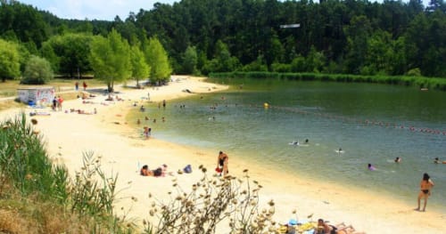 Plan d'eau des Salettes-Mormoiron-trouver un Gîte