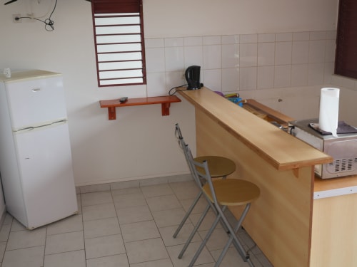 Cuisine. Résidence Les Terrasses de Boisvin. Les Abymes. Les Gîtes de l'Union. Locations d'appartements et chambres. Guadeloupe.