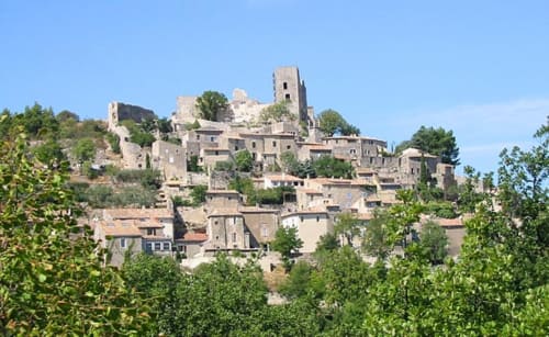 Lacoste village-Provence-Le Mas des Arômes-Chambre d'hôtes