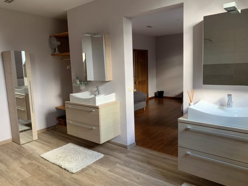Grande salle de bain ouverte