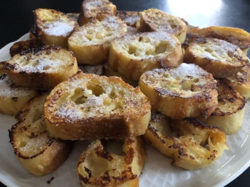 Pain perdu au petit déjeuner du Mas des Arômes gite en Provence Avignon
