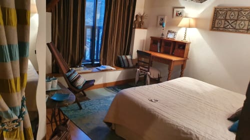 Chambre Moutouchi et son bureau. Domaine de Millox. Chambres d'hôtes. Pays Basque. Landes.