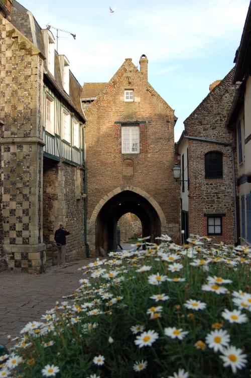 Quartier cité médiévale Saint-Valéry Baie de Somme gîtes les granges de la baie