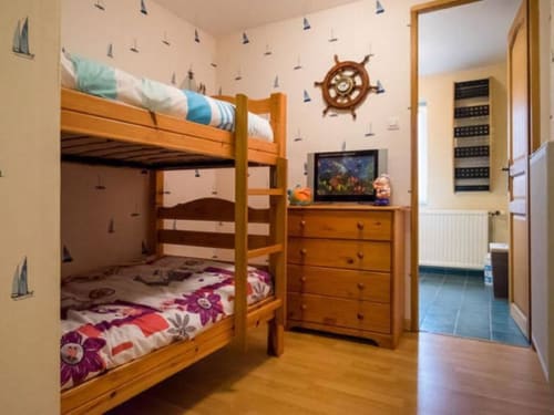 Lits superposés de la Royal Navy
appartement Royal Navy location saisonnière location courte durée airbnb dunkerque plage booking dunkerque appartement cuisine moderne dunkerque appartement moderne dunkerque logement dunkerque plage hébergement Dunkerque location meublés appartement standing plage séjour dunkerque